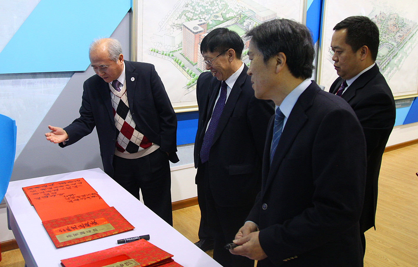 台湾致理科技大学参观校史馆2019.04.27.jpg 台湾致理科技大学参观校史馆2019.04.27.jpg